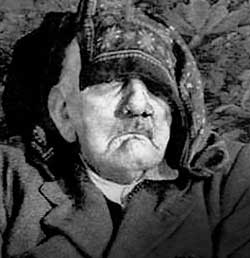 По утверждению Басти, на этом фото — 75-летний Гитлер в последние часы жизни.