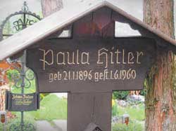 Могила родной сестры фюрера — Паулы Гитлер.